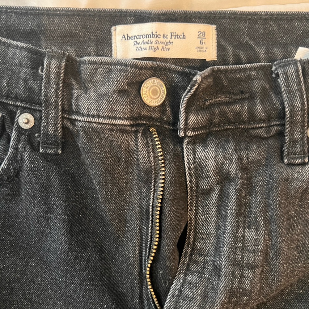 A&F ultra high rise black jeans